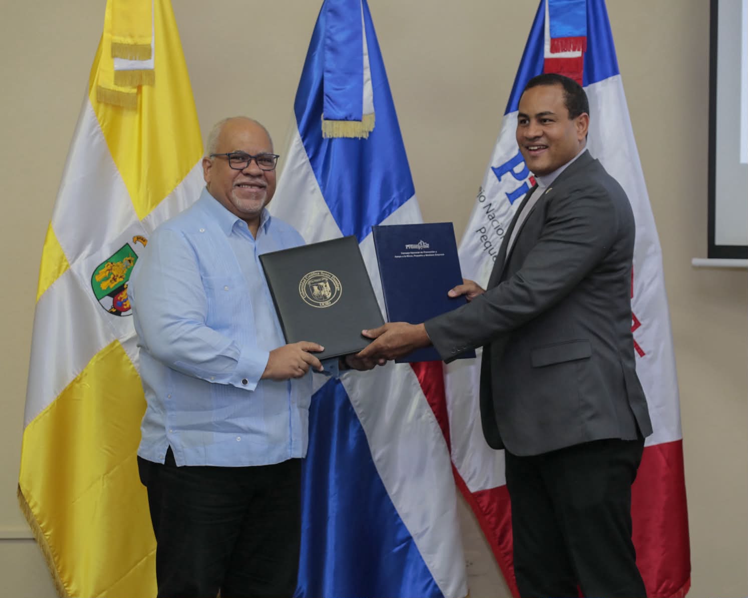 Promipyme firme convenio interinstitucional con UCSD